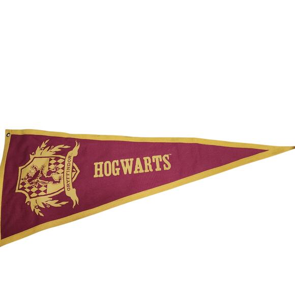 HARRY POTTER GRYFFINDOR HOUSE BANNER - Picture 1 of 6
